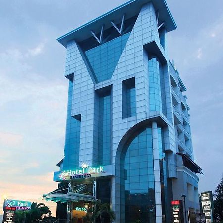 โฮเต็ล พาร์ค เรสิเดนซี Hotel Kochi ภายนอก รูปภาพ