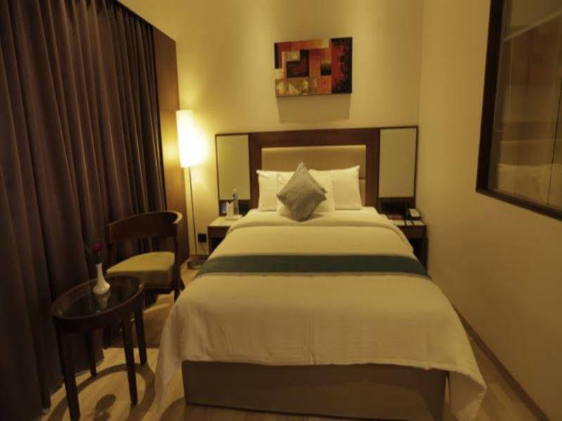 โฮเต็ล พาร์ค เรสิเดนซี Hotel Kochi ภายนอก รูปภาพ
