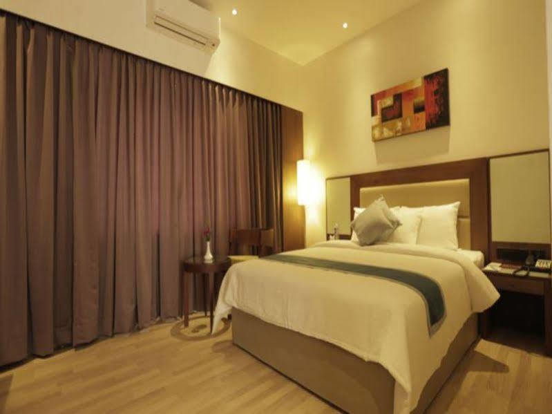 โฮเต็ล พาร์ค เรสิเดนซี Hotel Kochi ภายนอก รูปภาพ