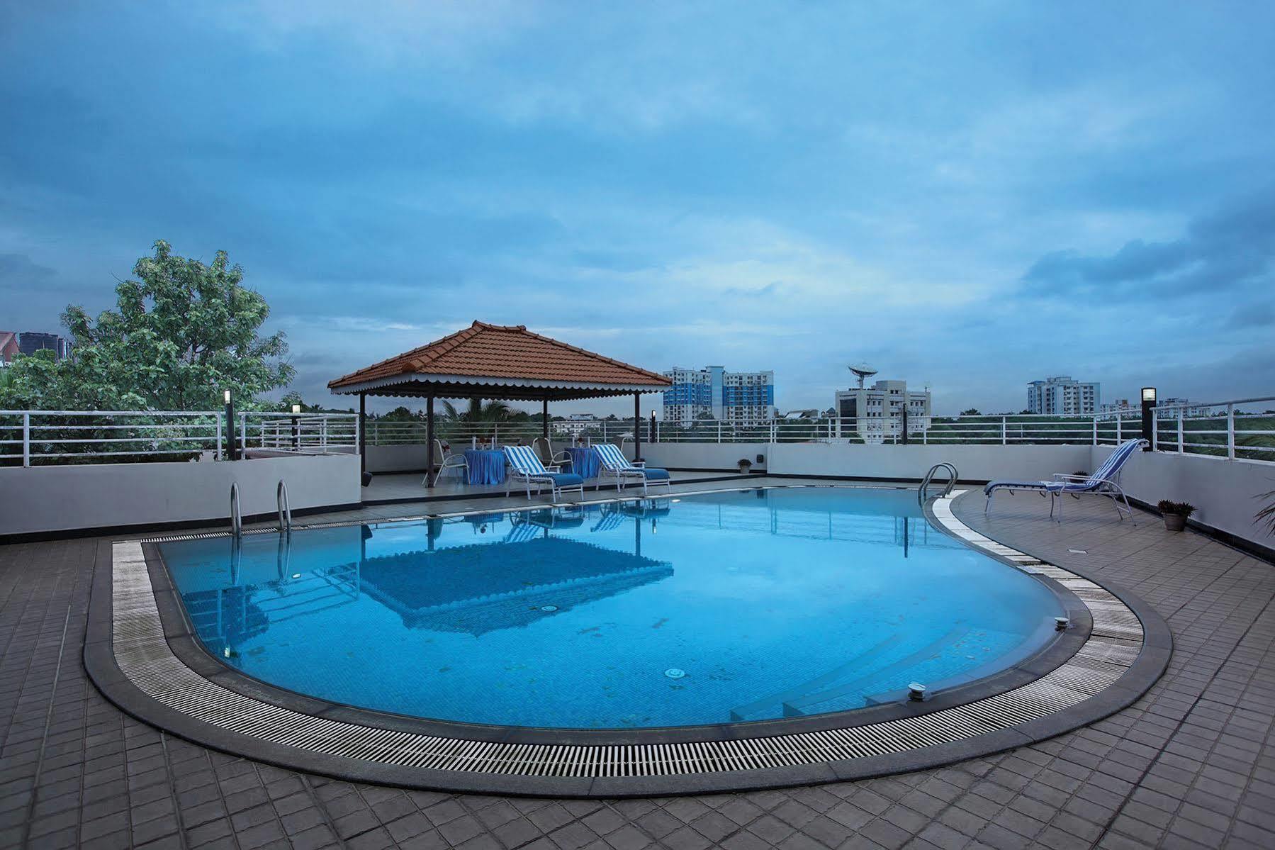 โฮเต็ล พาร์ค เรสิเดนซี Hotel Kochi ภายนอก รูปภาพ